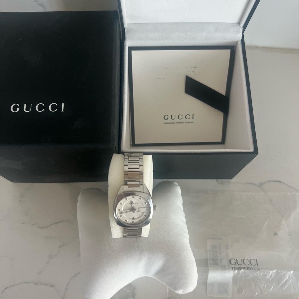 Gucci Silver and Cream Timepiece